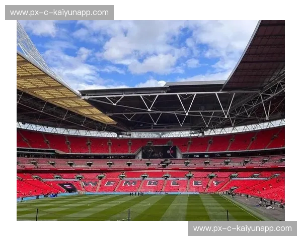 欧洲杯直播在线观看：在家感受球场的每一次心跳